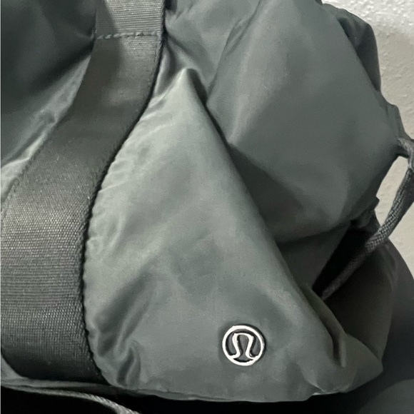 ✨DISCOUNTED✨ Lululemon Fast Track Duffel Gym Travel Beach Bag -  Dark Forest - Picture 12 of 16